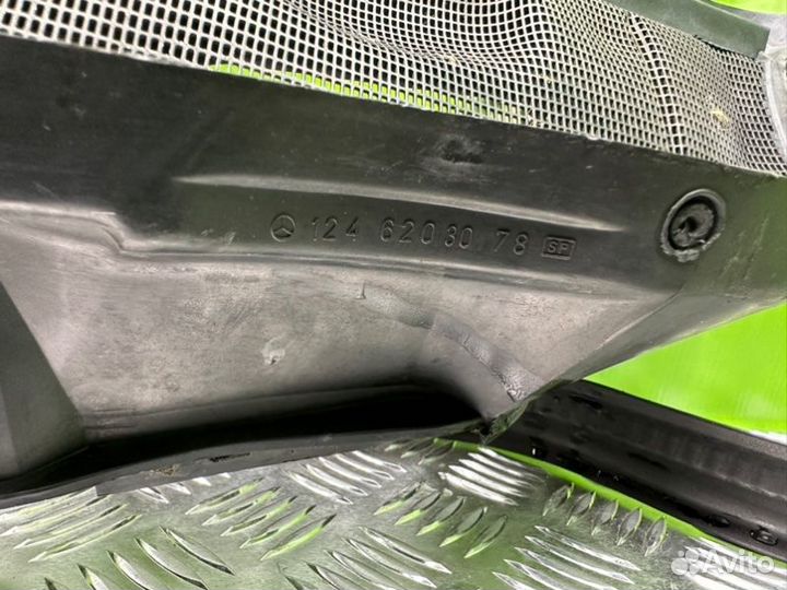 Жабо Mercedes-Benz W124 M102 2.3 1991