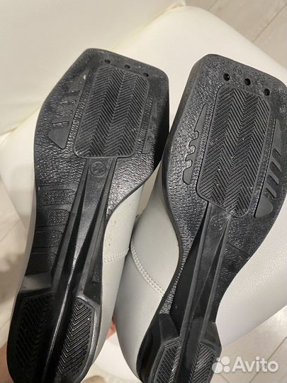 Лыжные ботинки 33р