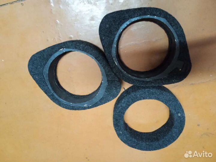 Подставки под динамики