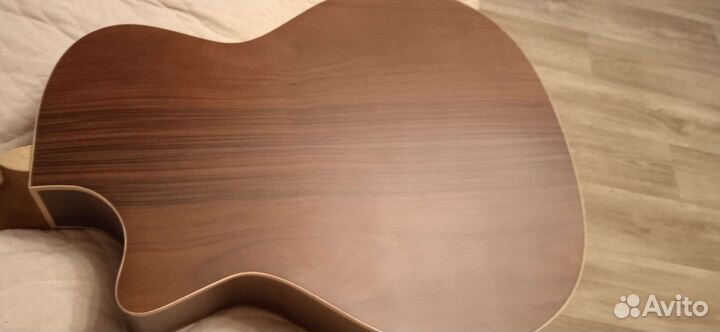 12 струнная электроакустическая гитара