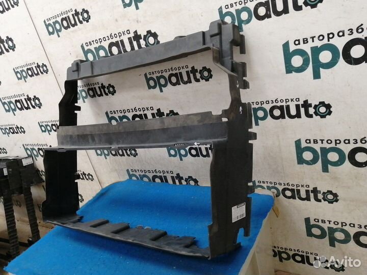 Воздуховод радиатора сpla8C464A Land Rover