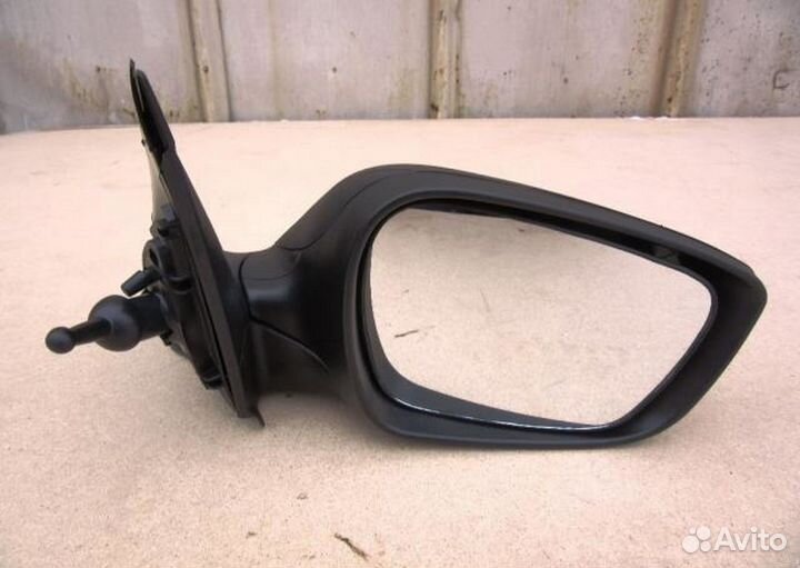 Hyundai Solaris Зеркало правое механическое