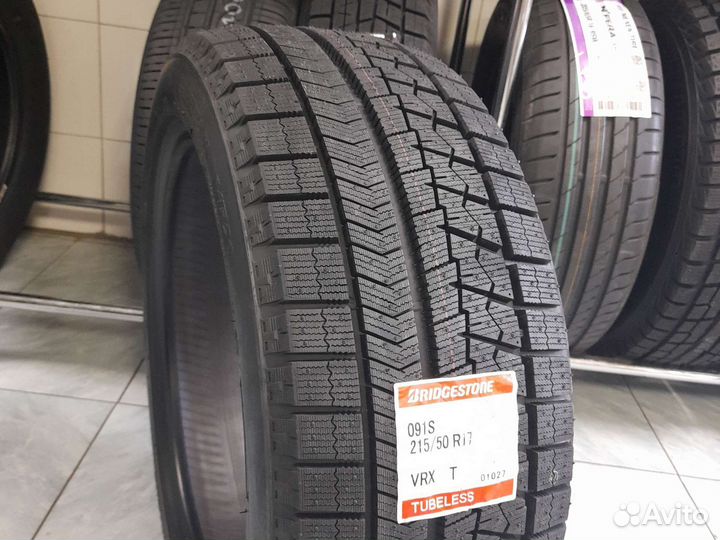 Bridgestone Blizzak VRX 215/50 R17