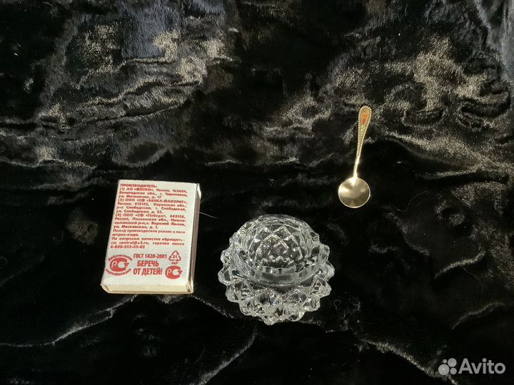 Солонка хрустальная с серебряной ложечкой