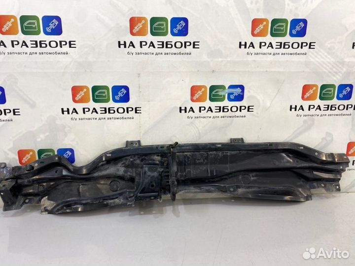 Накладка рамы ветрового окна (жабо ) Toyota