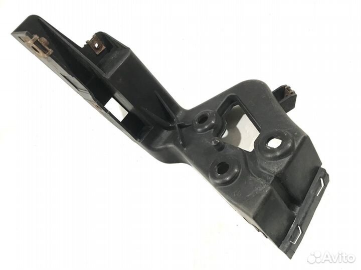 Кронштейн порога правый Audi A8 D3