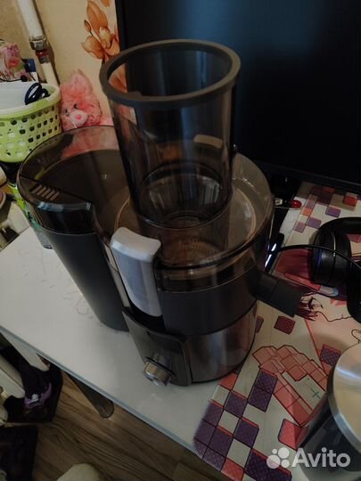 Соковыжималка центробежная