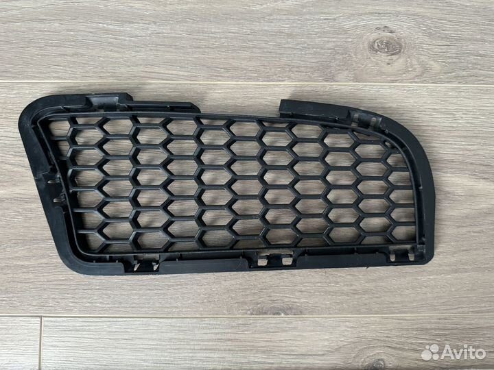 Решетка бампера M5F10