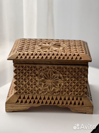 Сундук деревянный. Шкатулка