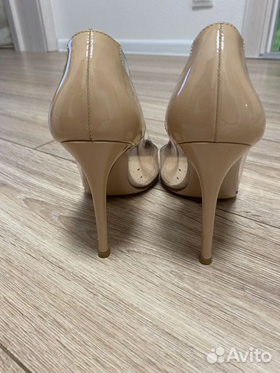 Туфли лодочки бежевые Gianvito Rossi Plexi 105