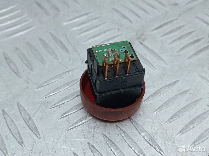 Кнопка аварийной сигнализации iveco Daily 3 2003