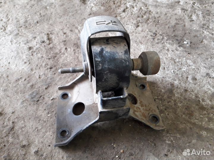 Крепление (подушка) двигателя Nissan Almera