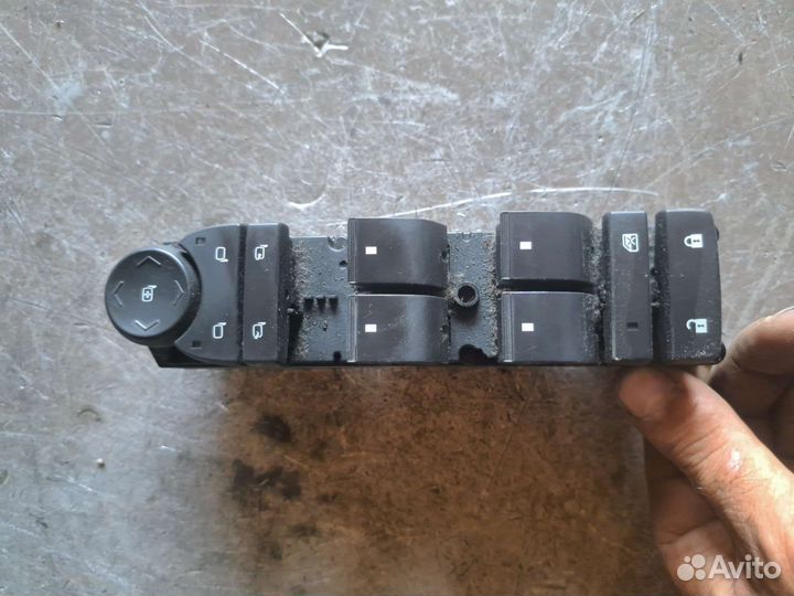 Блок управления стеклоподъёмников Cadillac SRX