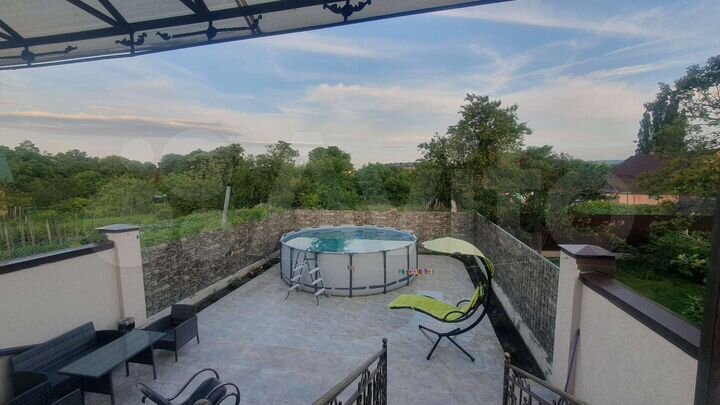 2-к. квартира, 60 м², 1/3 эт.