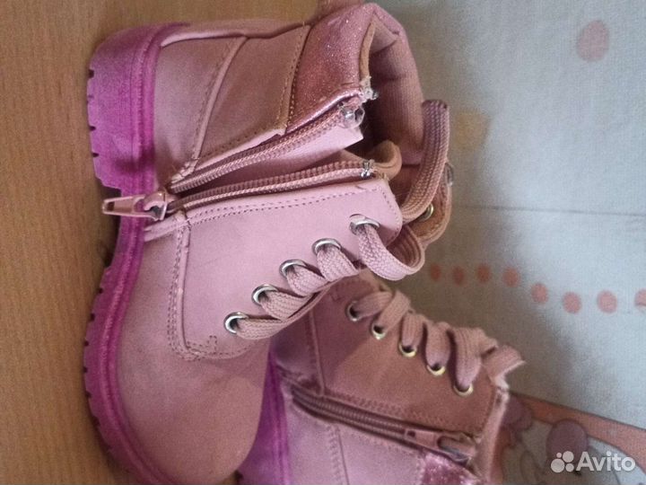 Детские ботинки