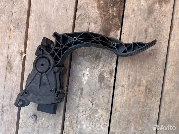 Педаль газа Ford Fusion 1.4 2006