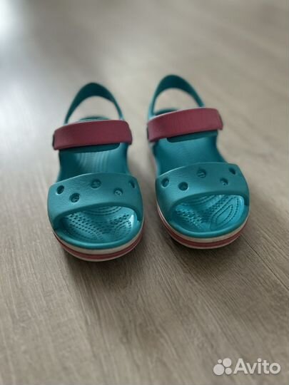 Сандалии Crocs c9 для девочки