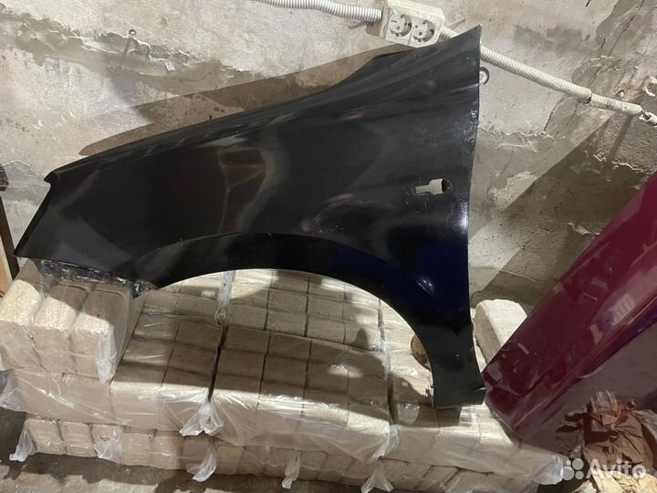 Передние крылья на LADA granta