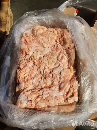 Куриная грудка на кости замороженная