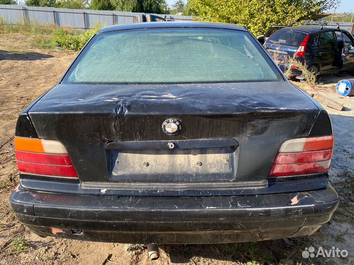 BMW 3 E36 1.6 AT в разбор