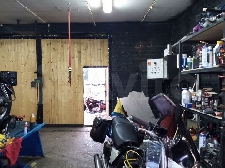 Гараж, > 30 м²