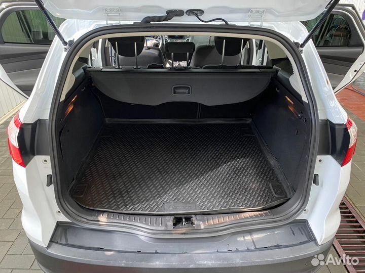 Ford Focus 1.6 МТ, 2013, битый, 160 000 км