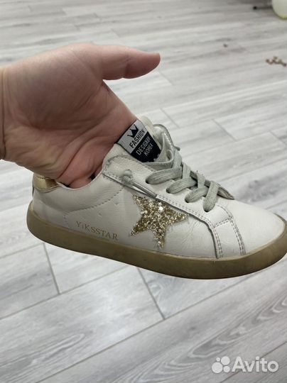 Кроссовки для девочки