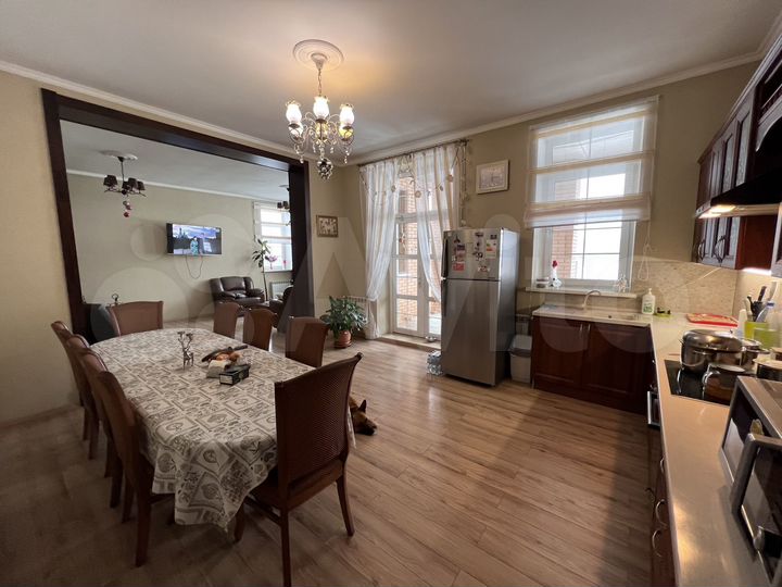 Коттедж 900 м² на участке 100 сот.