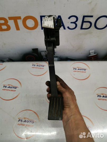 Педаль газа Ford Kuga 1 2.0 дизель G6DG 2010
