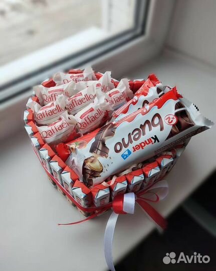 Корзина,торт из Киндер шоколадок
