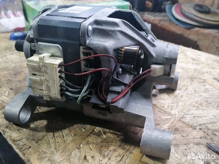 Двигататель стиральной машины