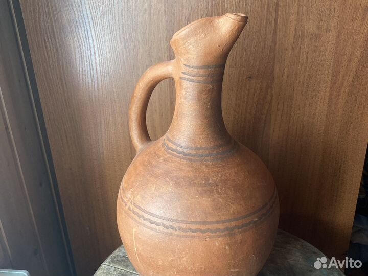 Глиняный кувшин большой