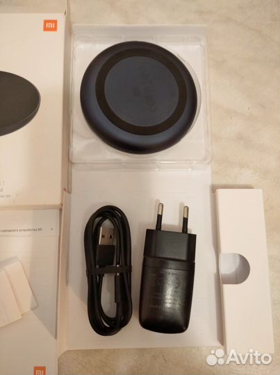 Беспроводная зарядка Xiaomi Mi Wireless Charging