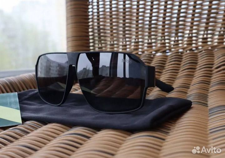 Солнцезащитные очки Hugo Boss с поляризацией