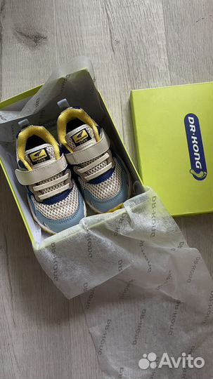 Продам кроссовки детские