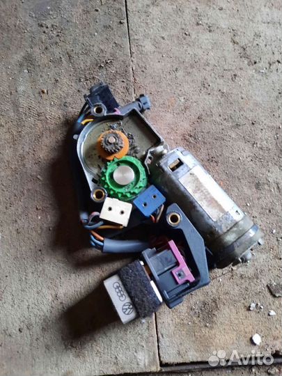 Моторчик люка audi 100с4