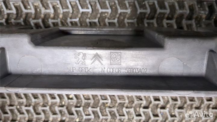 Рамка передняя Peugeot 508