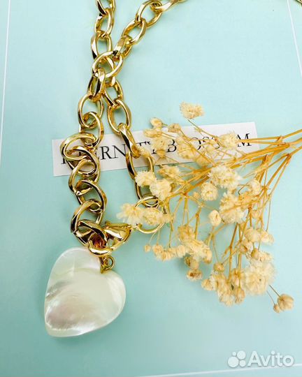 Колье с кулоном