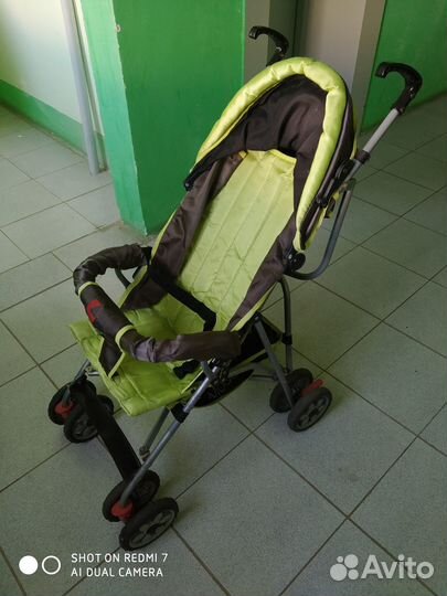 Продам детскую коляску трость