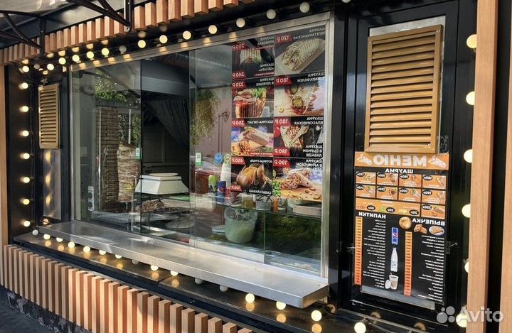 Шаурма 24 Пекарня в оживленном районе