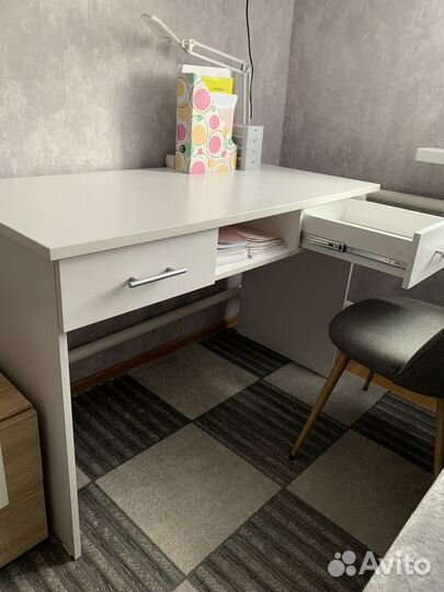 Стол письменный