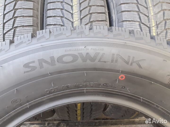 Triangle Snowlink TWT02 235/65 R18