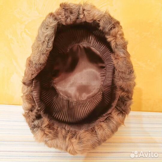 Шапка меховая женская из каракульчи