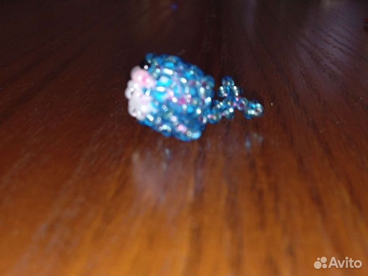 Кит амигуруми из бисера