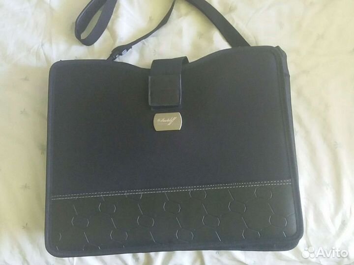 Сумка для ноутбука. Жёсткая