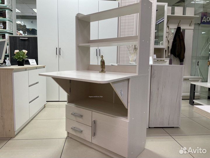 Письменный стол