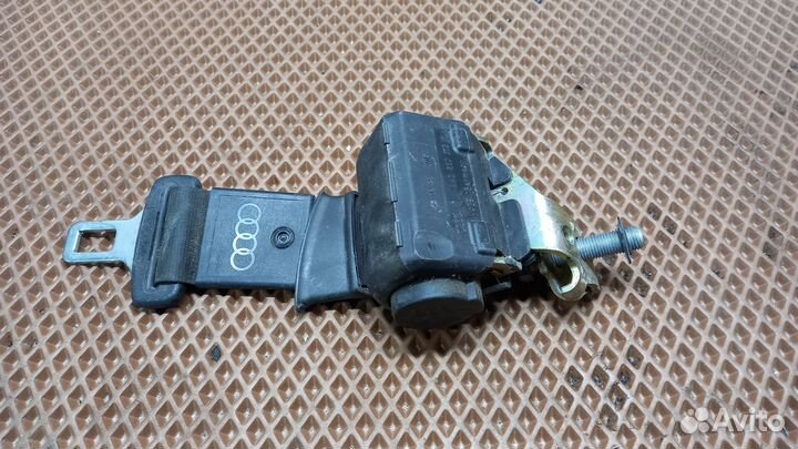 Ремень безопасности задний левый Audi 80