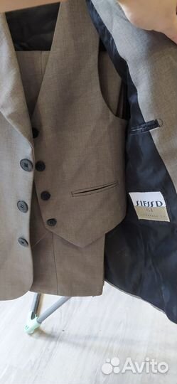 Костюм тройка детский на возраст 7-8лет