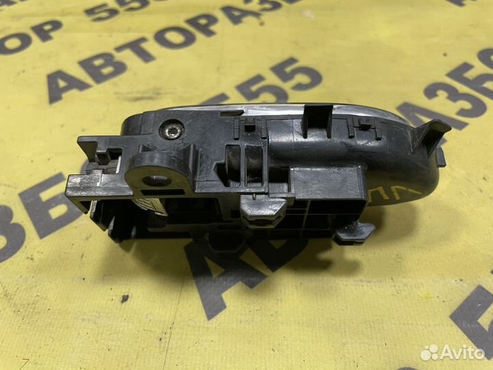Ручка передняя левая внутренняя Nissan Almera G15