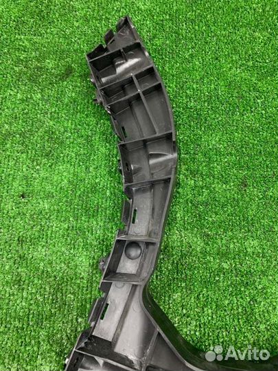 Кронштейн заднего бампера левый Volvo Xc60 B4204T7